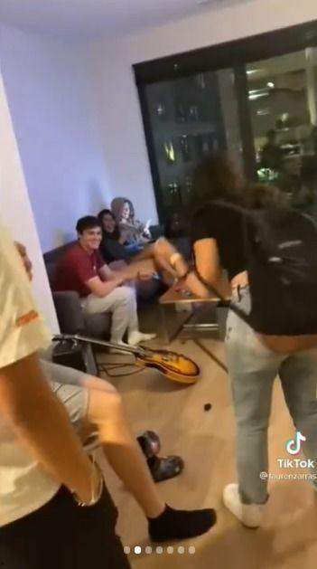 抖音吃瓜男生视频,吃瓜男生视频背后的趣味与真相