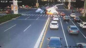 路虎群众吃瓜视频,揭秘豪华车圈里的“瓜田”趣事 路虎群众吃瓜视频,揭秘豪华车圈里的“瓜田”趣事